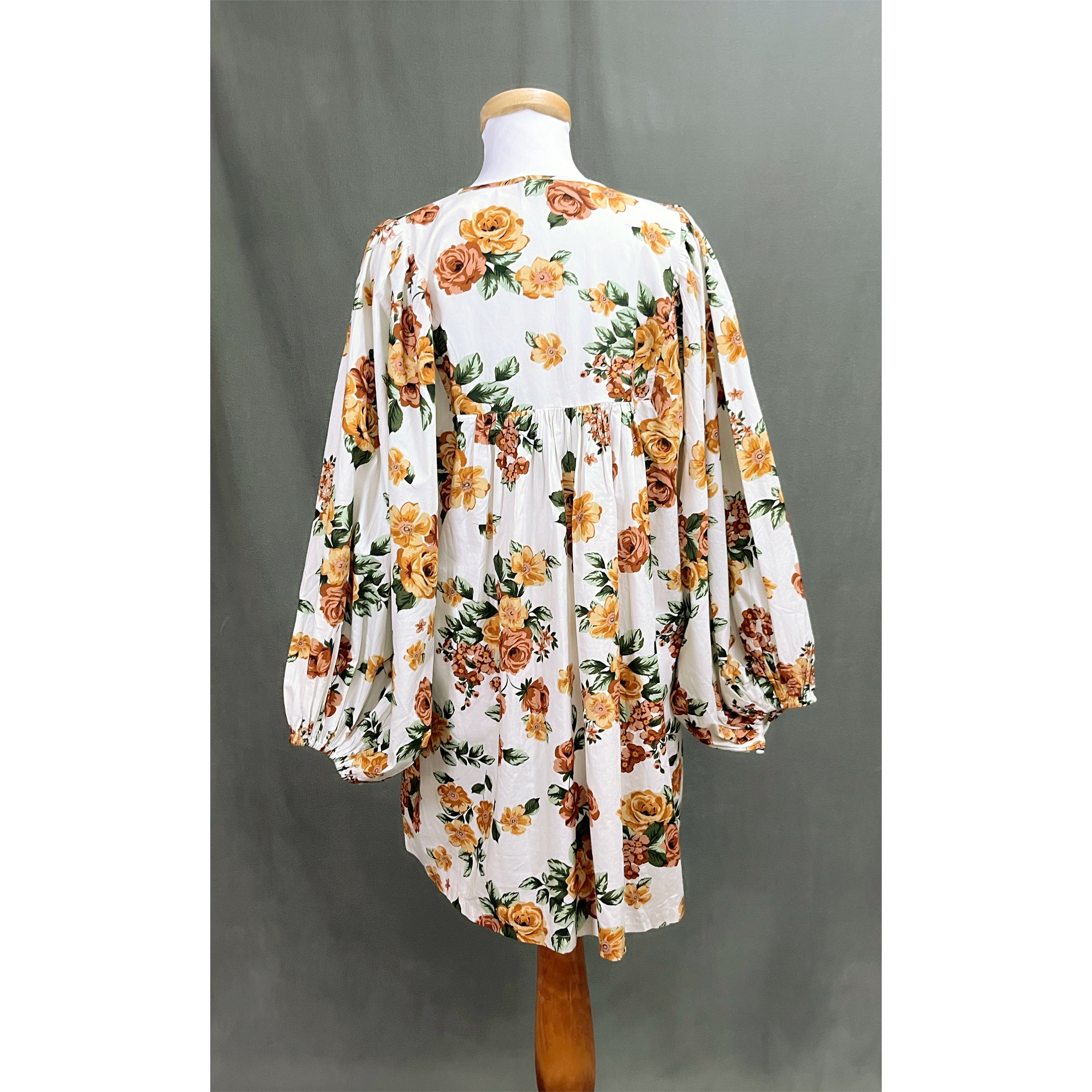 Mille puff sleeve floral dress, size L