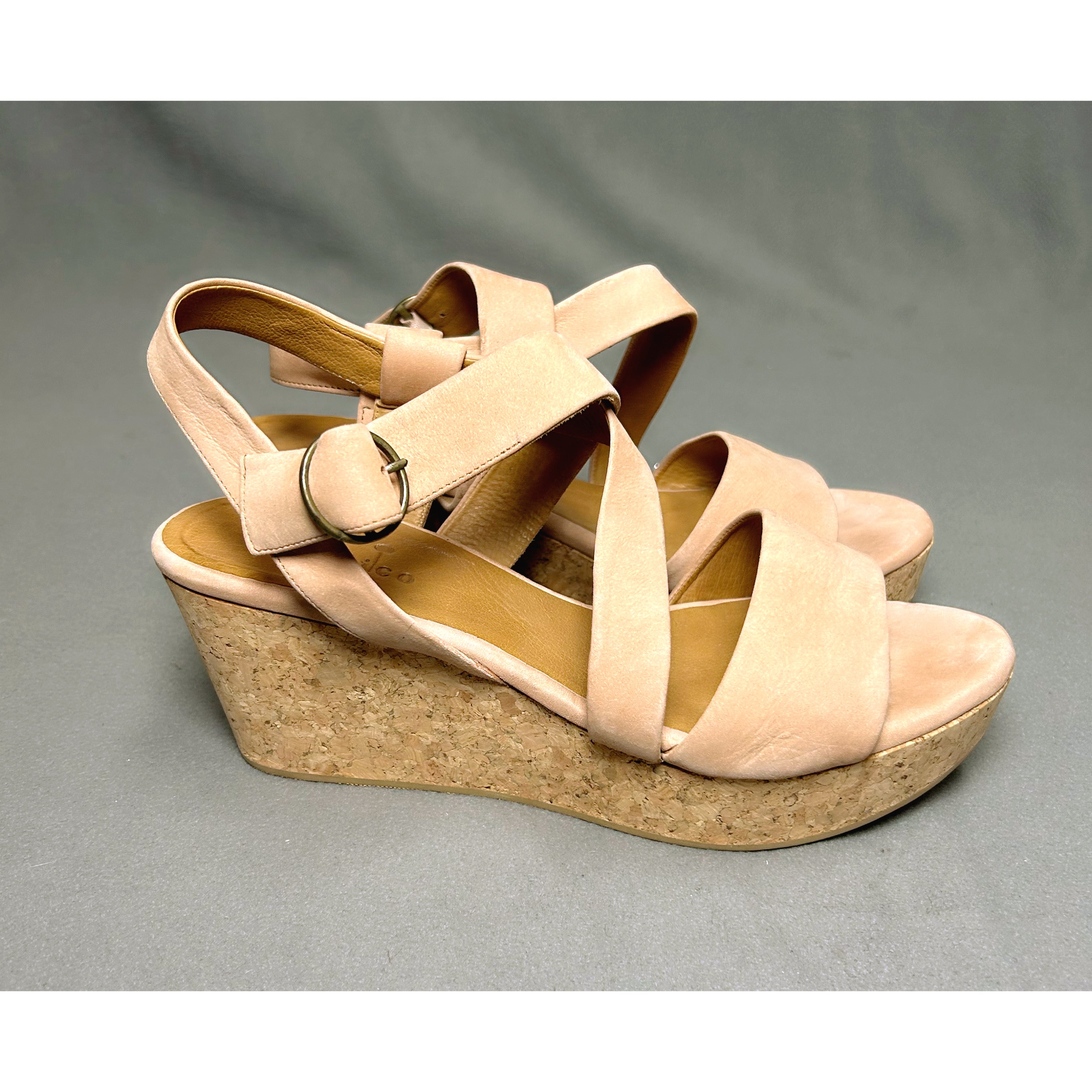 Coclico blush nubuck wedge sandal, size 10