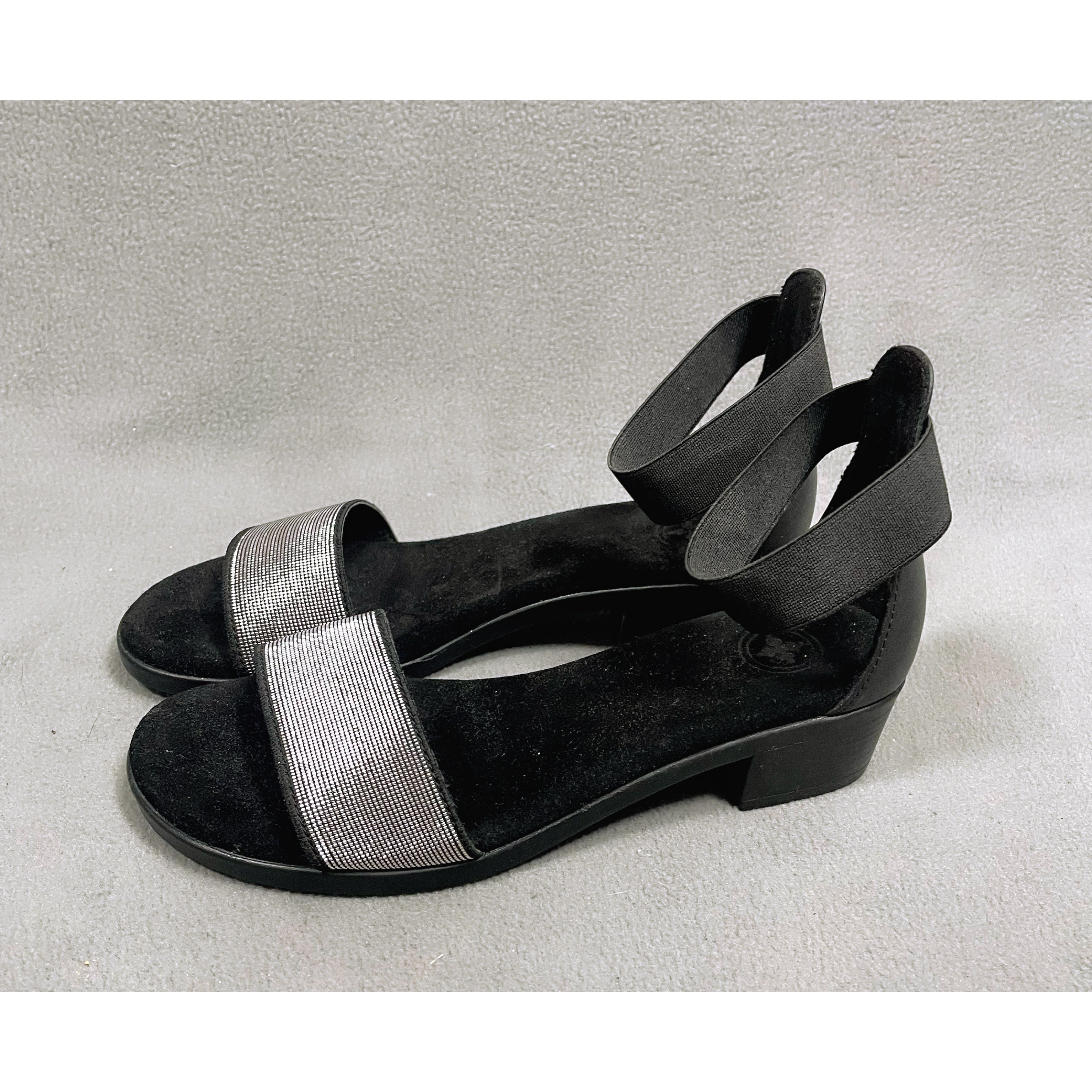 Charleston Shoe Co. black and silver Marlin sandal, size 6, BRAND NEW!
