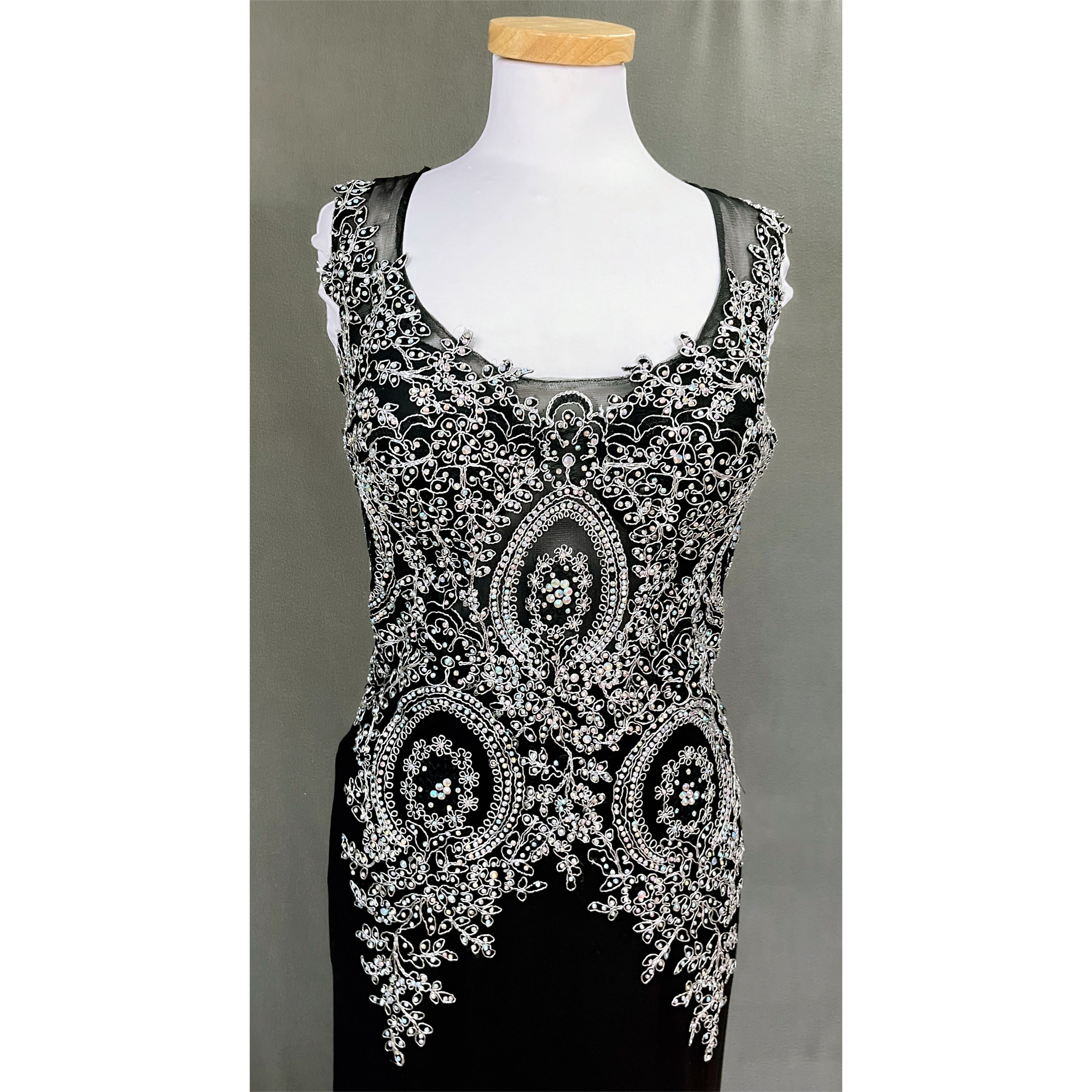 Cindy USA black dress with silver, size XL