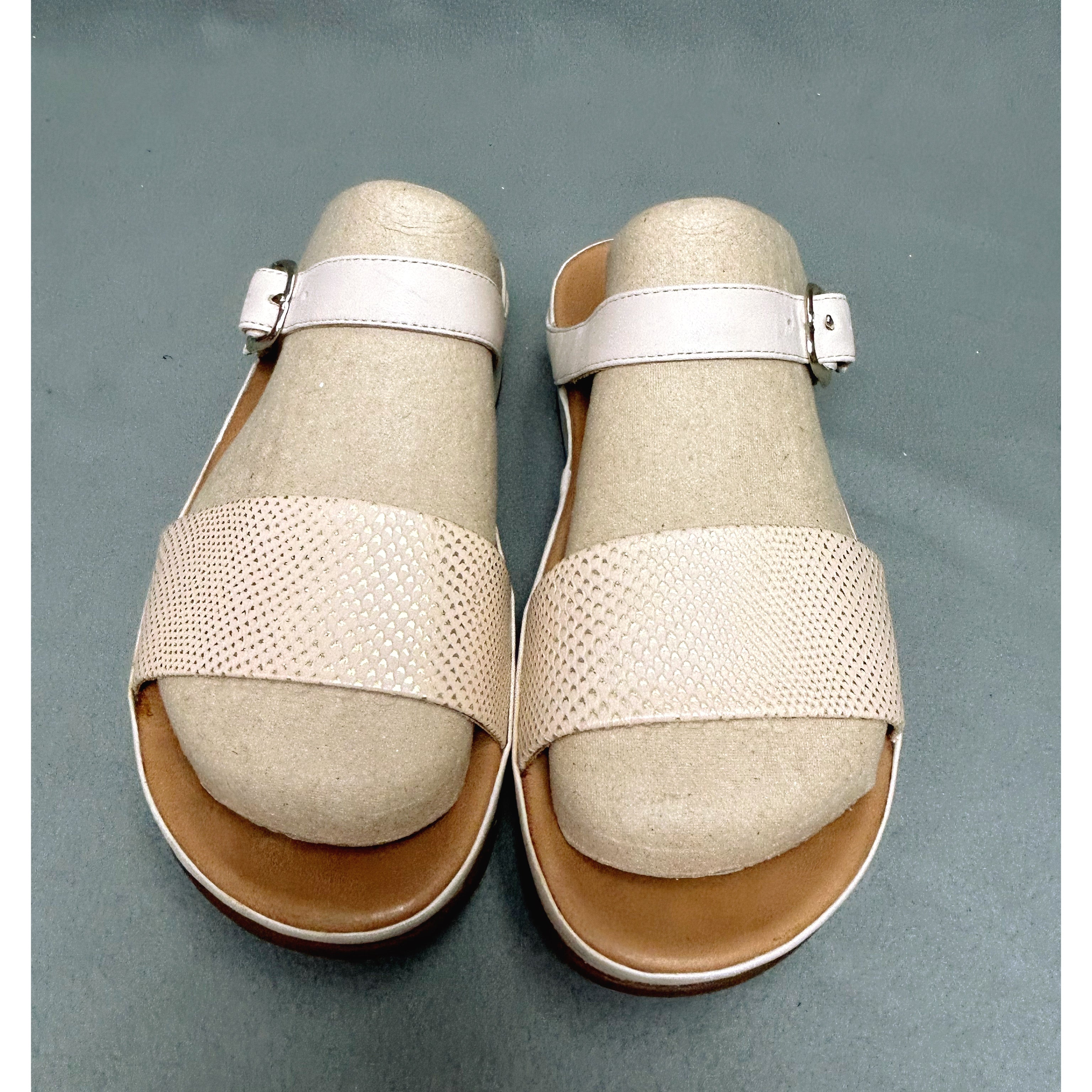 Fit Flop tan leather sandals, size 8, NEW!
