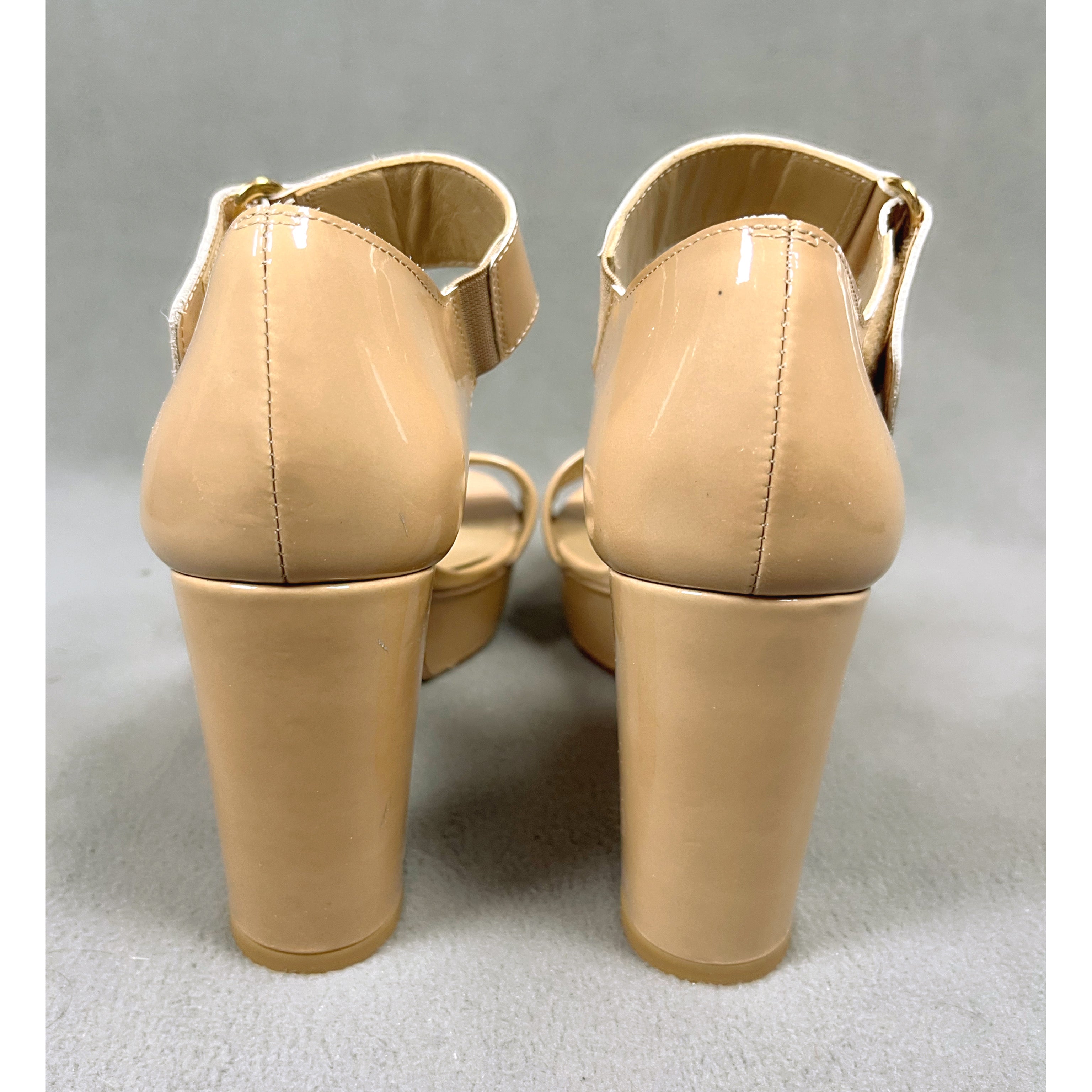 Stuart Weitzman tan patent sandals, size 6