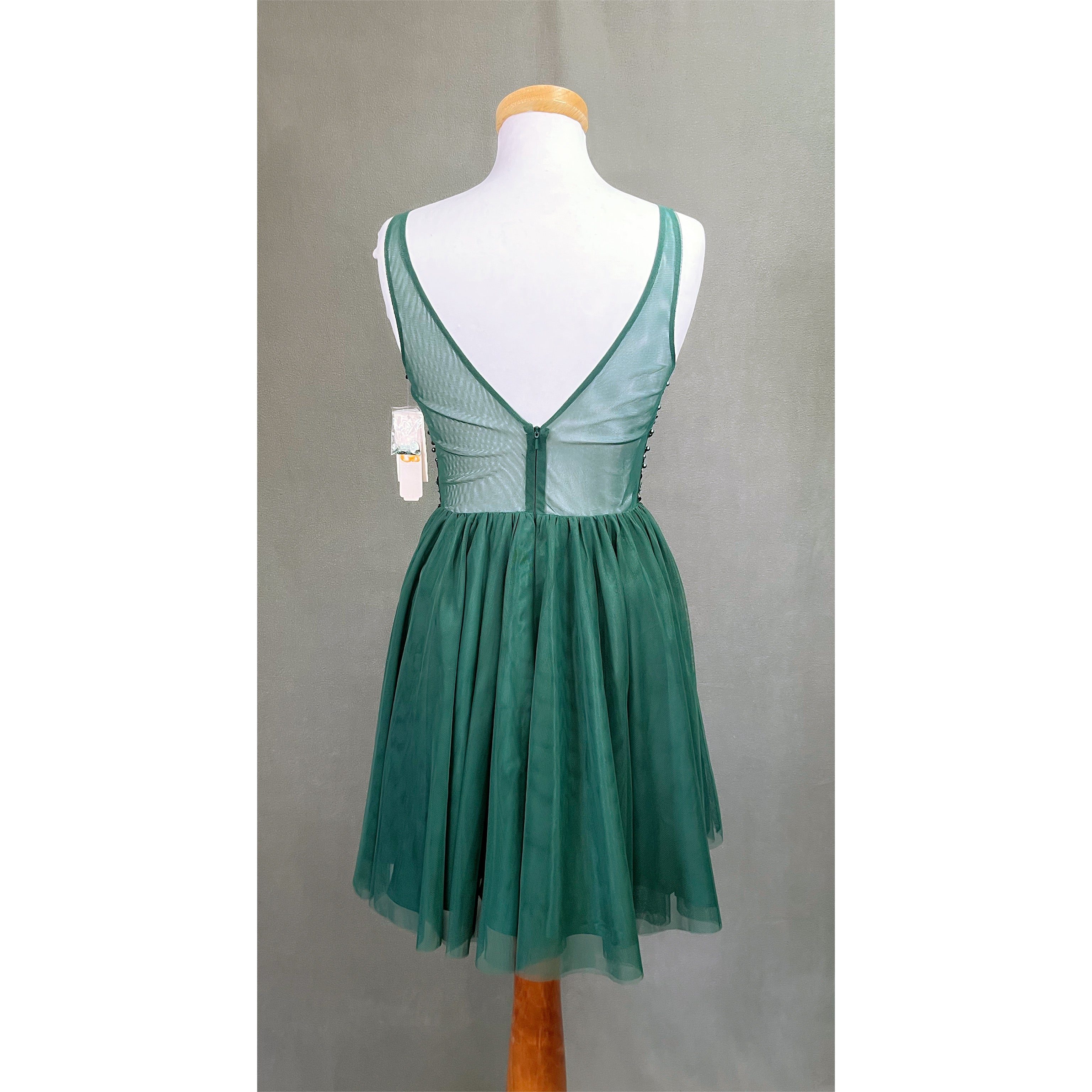 Gianni Bini evergreen dress, size 3, NEW WITH TAGS!