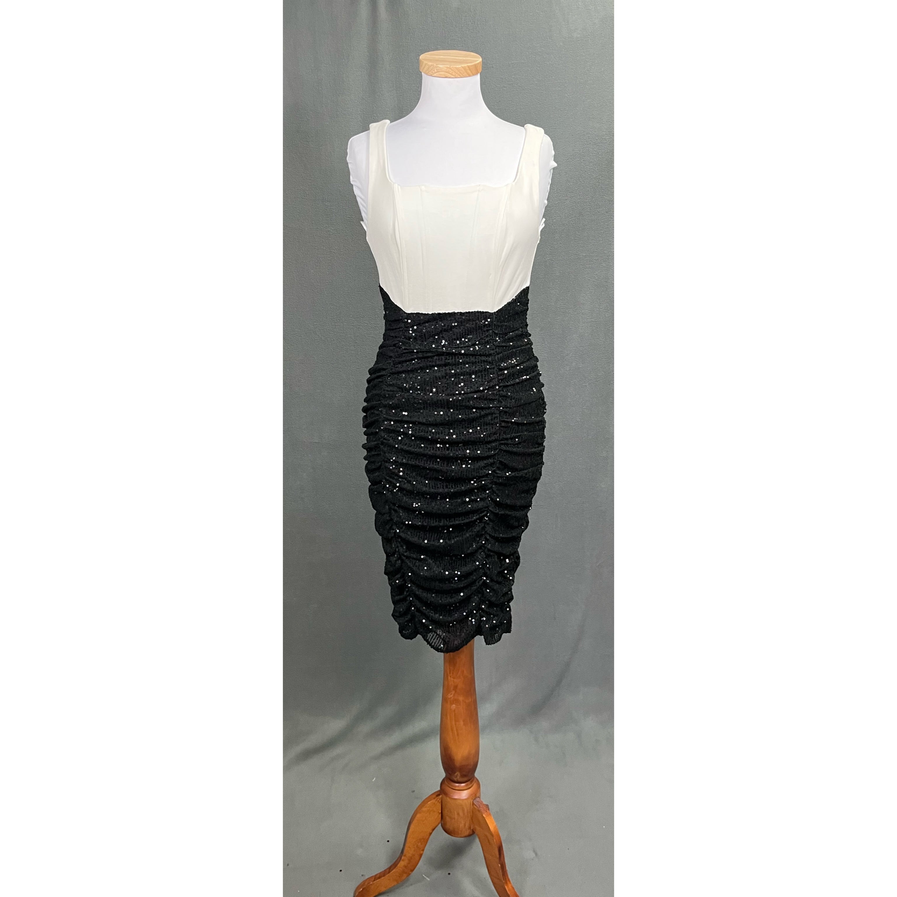 Cefian ivory and black dress, sizes M, and L, NEW WITH TAGS!