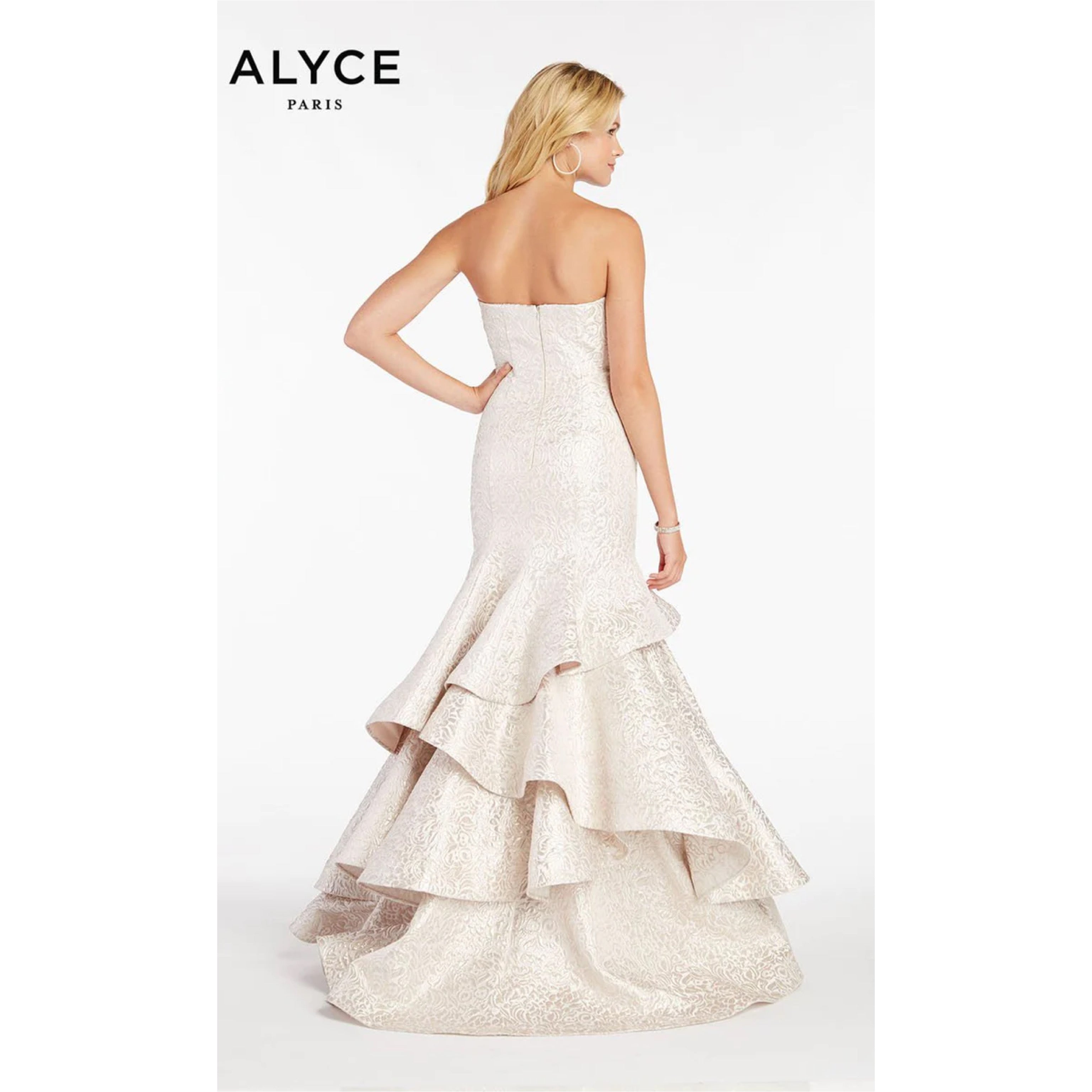 Alyce champagne dress, size 0, NEW WITH TAGS!